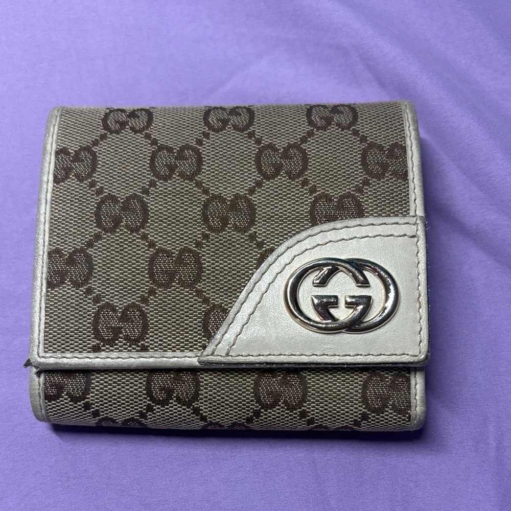 Authentic Gucci Wallet - Picture 1 of 9